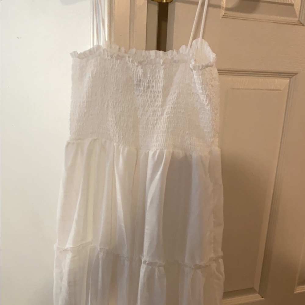 Knee length summer dress Size XL fits like a medium